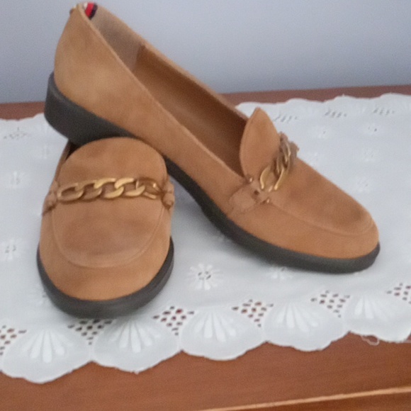 Shoes - Picture 2 of 5